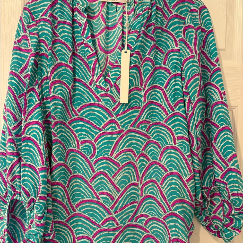 NWT Alice & Trixie Vibrant Patterned Women's Top- silk size M